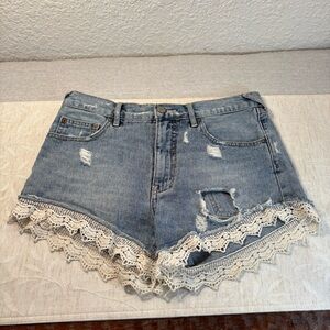 Free People Distressed Crochet Lace Trim Boho Denim Jean Shorts Women's  Size 27